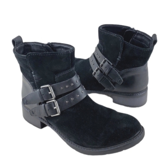 Clarks artisan black leather ankle bootie - Picture 1 of 9